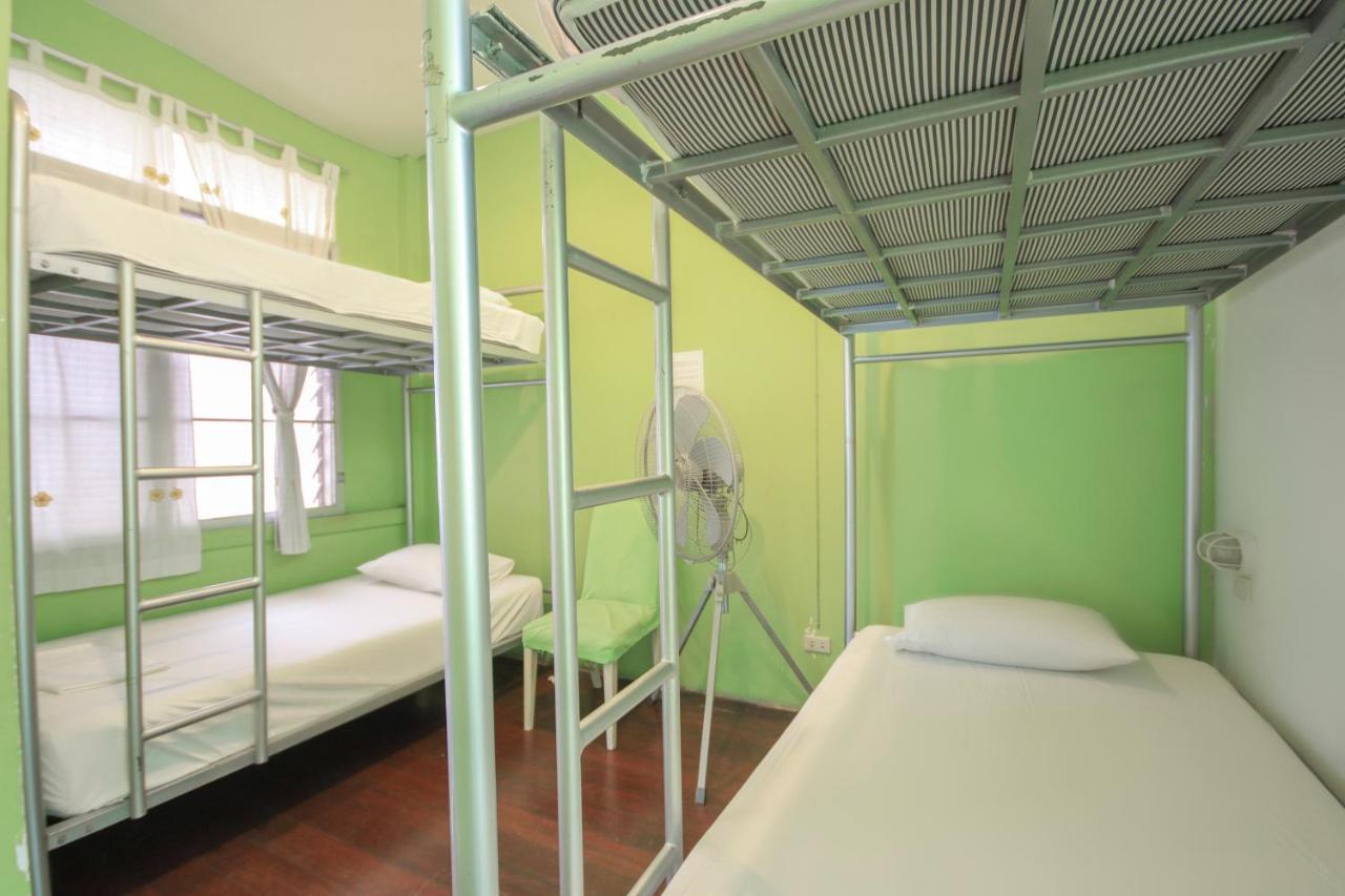 Oyo 1054 Phuket Backpacker Hostel Exteriér fotografie