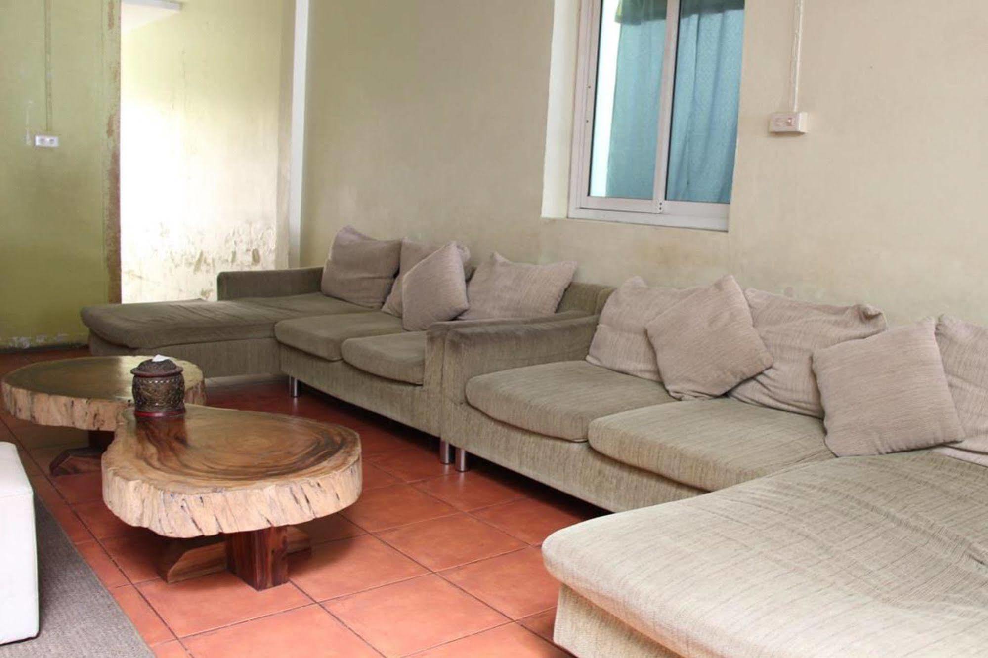 Oyo 1054 Phuket Backpacker Hostel Exteriér fotografie